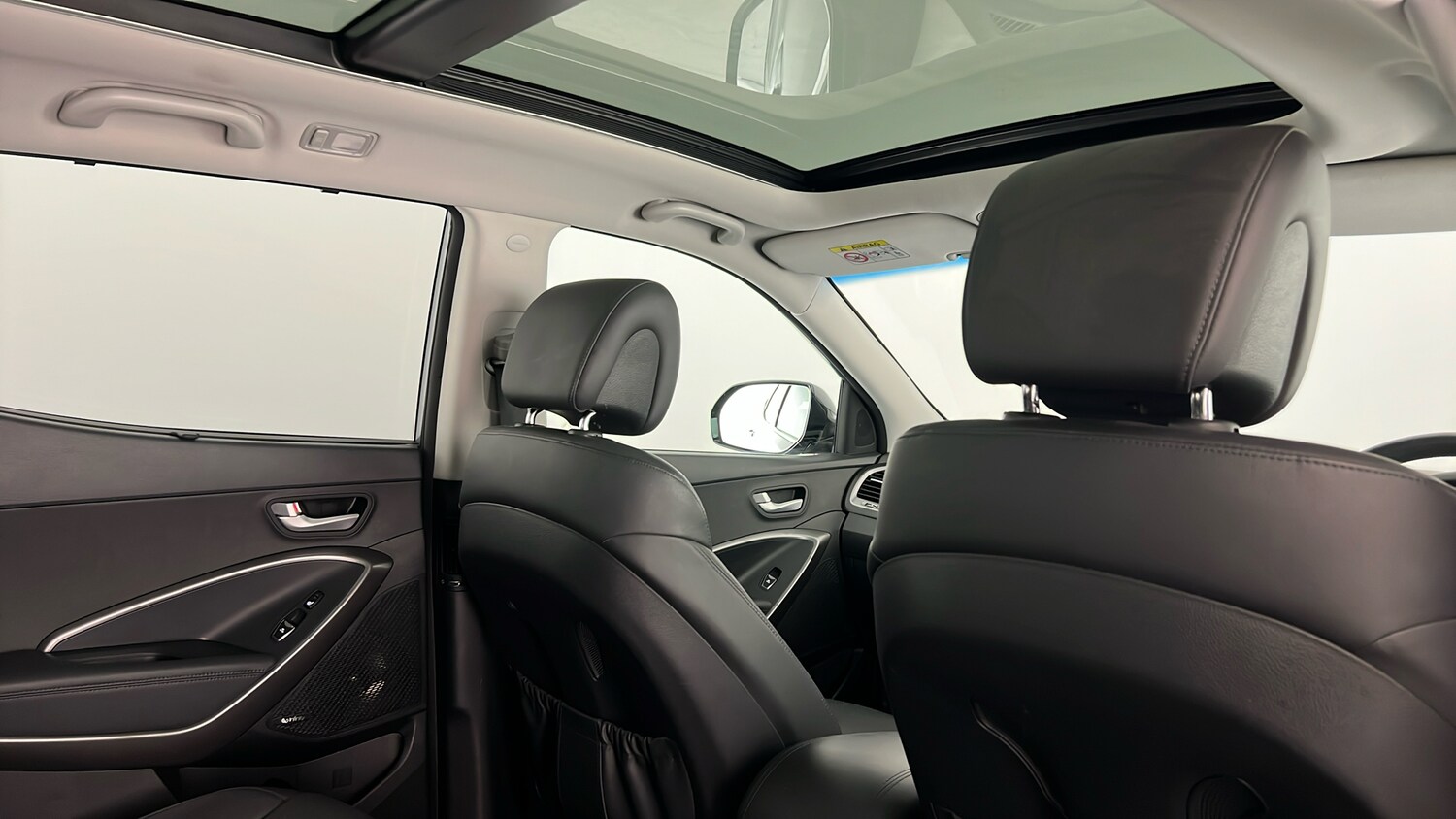 Used Hyundai Santa Fe 2017 for sale - 76552309: Photo 30