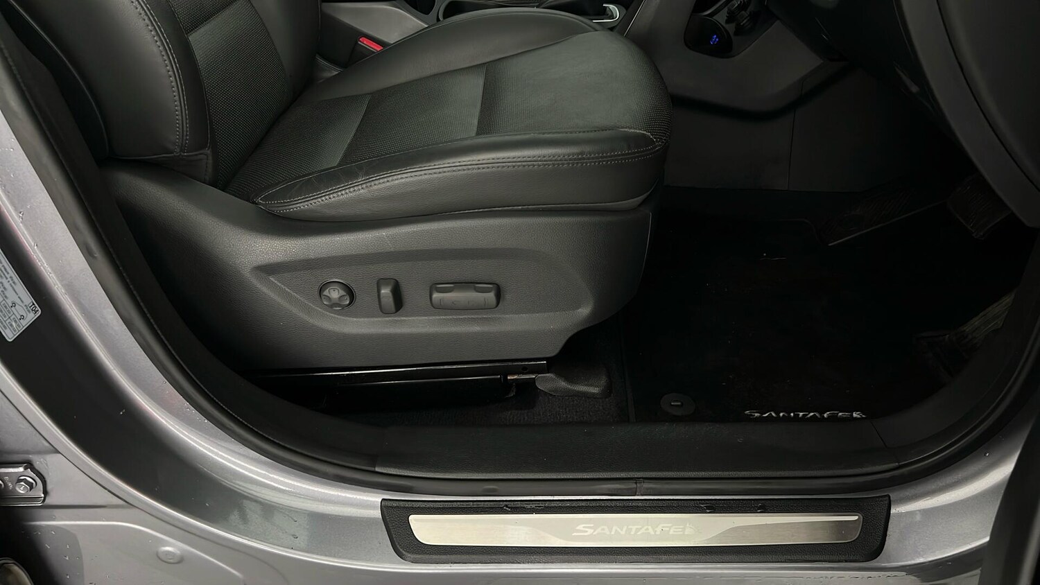 Used Hyundai Santa Fe 2017 for sale - 76552309: Photo 32