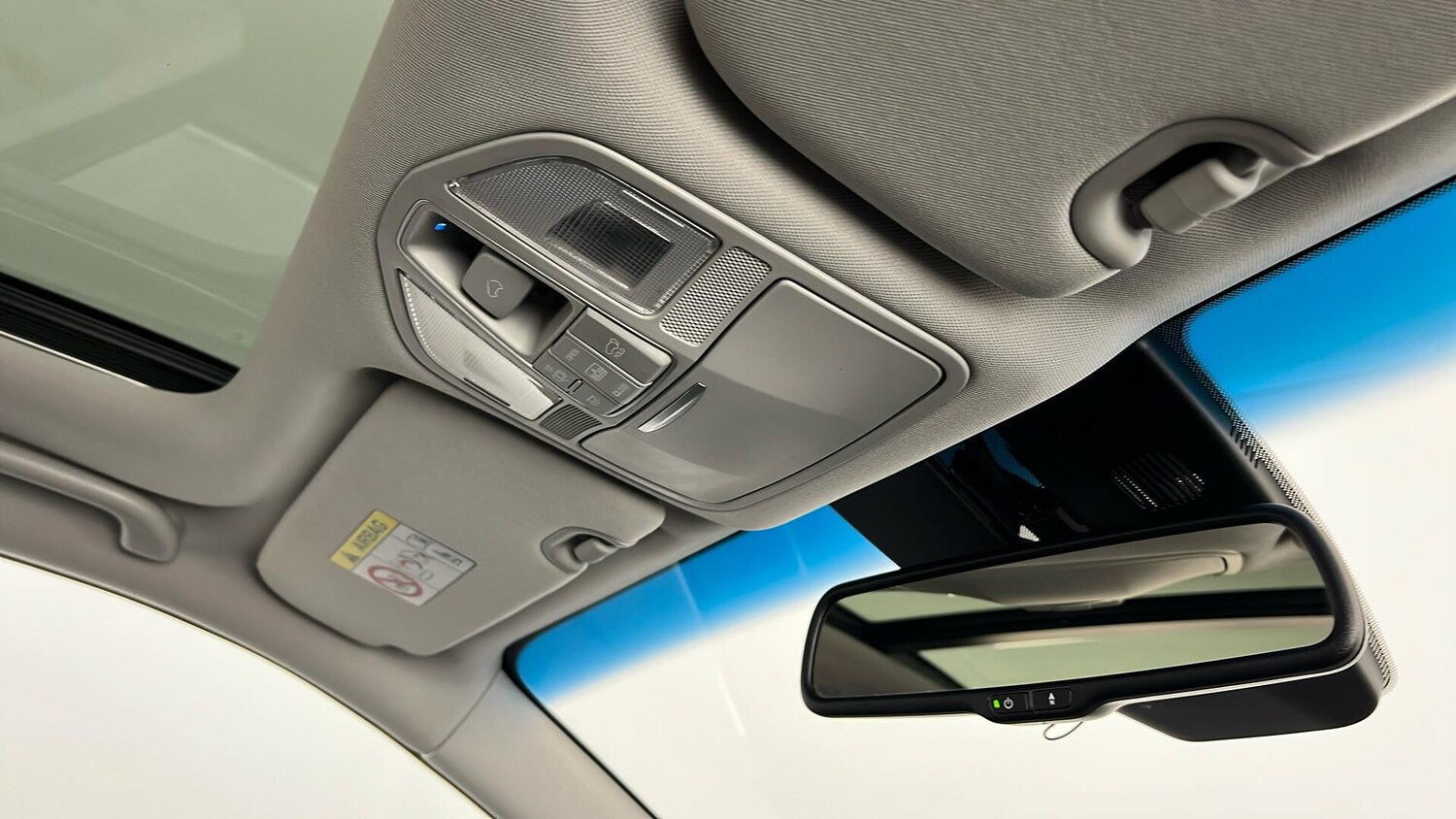 Used Hyundai Santa Fe 2017 for sale - 76552309: Photo 35