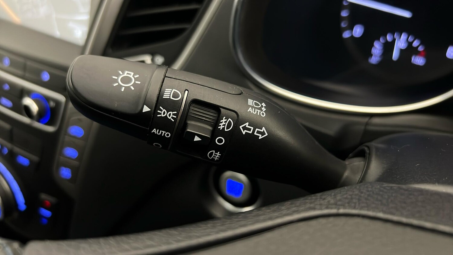 Used Hyundai Santa Fe 2017 for sale - 76552309: Photo 37