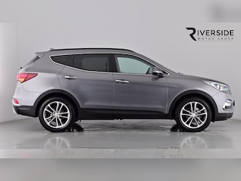 Used Hyundai Santa Fe 2017 for sale - 76552309: Photo