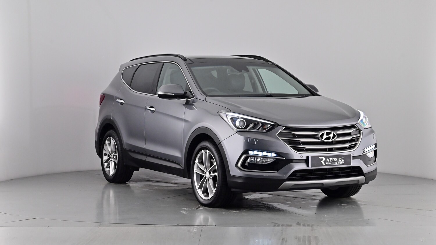 Used Hyundai Santa Fe 2017 for sale - 76552309: Photo 44