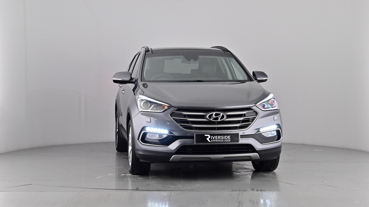 Used Hyundai Santa Fe 2017 for sale - 76552309: Photo 46