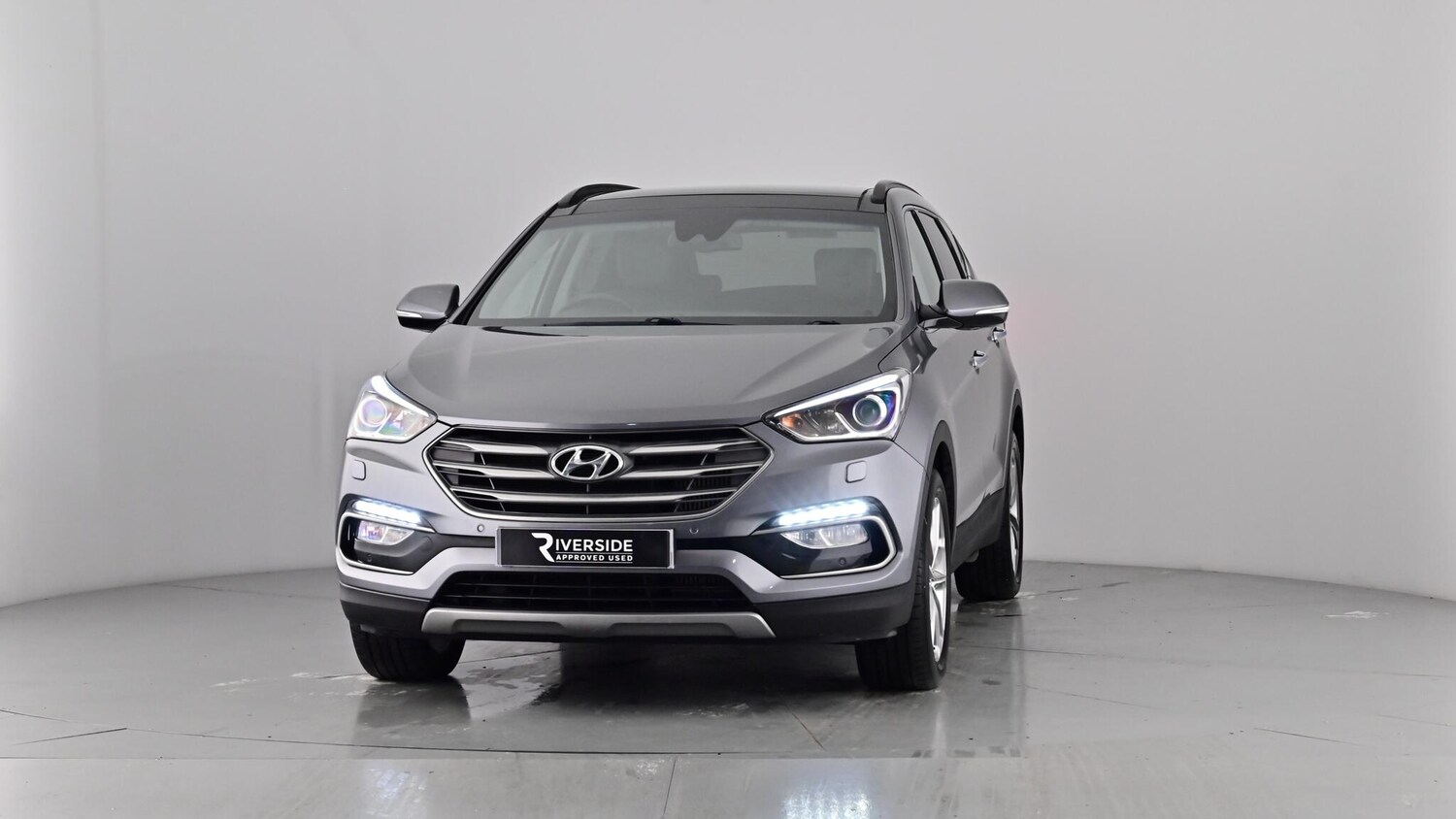 Used Hyundai Santa Fe 2017 for sale - 76552309: Photo 48
