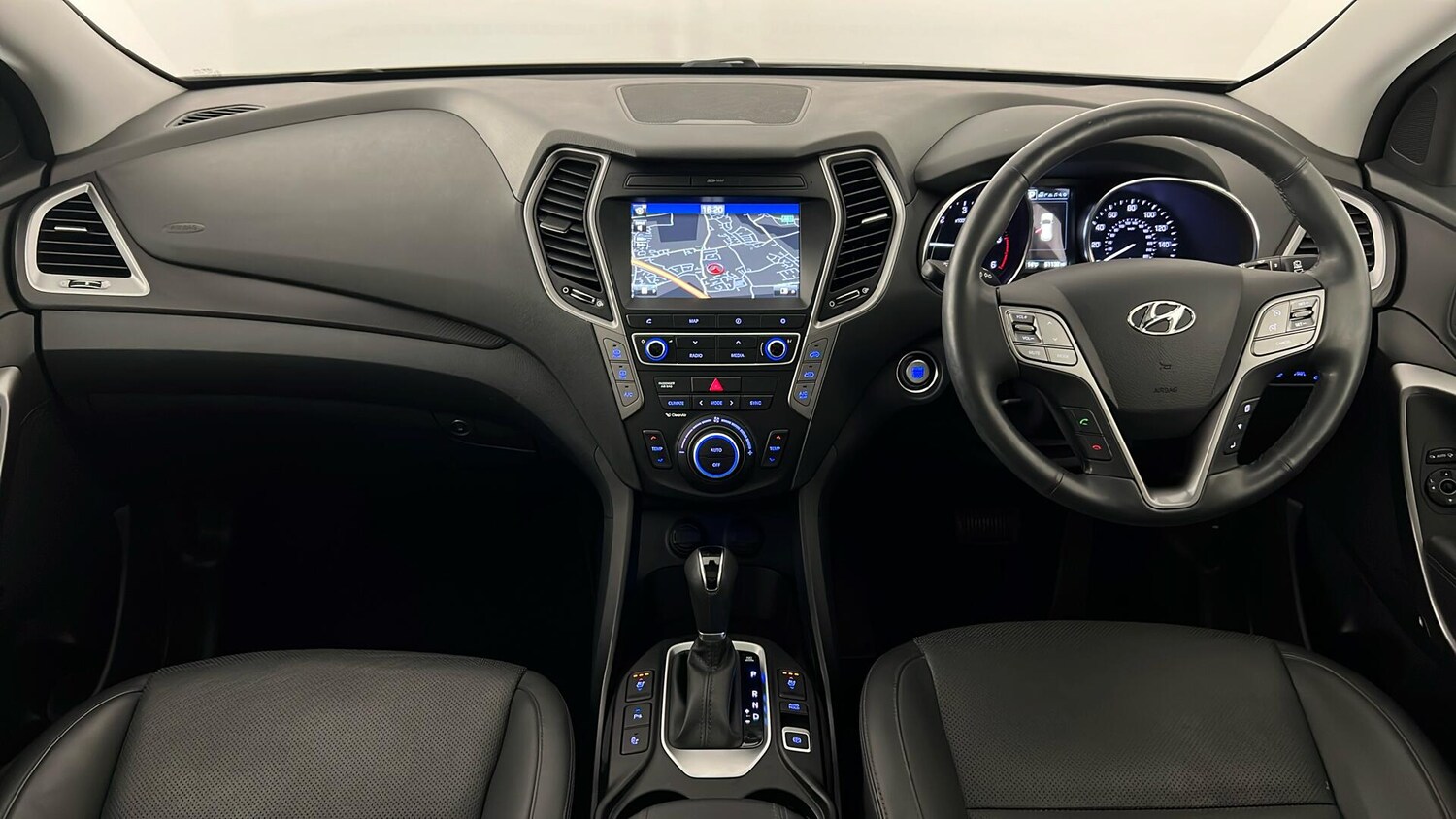 Used Hyundai Santa Fe 2017 for sale - 76552309: Photo 9