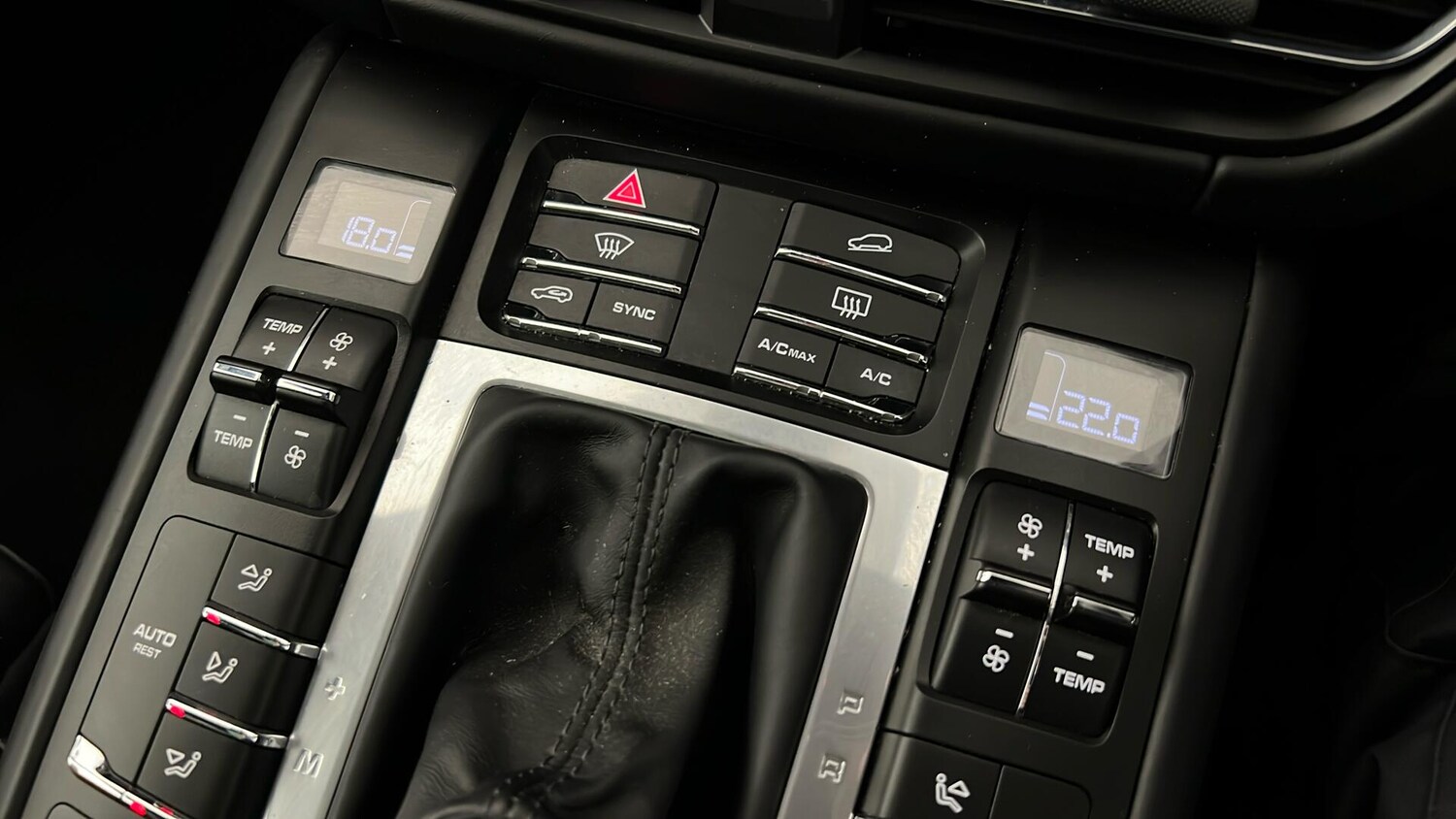 Used Porsche Macan 2019 for sale - 77588431: Photo 28