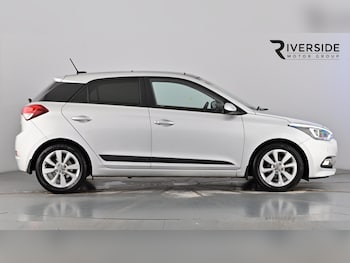 Used Hyundai i20 2017 for sale - 79230032: Photo
