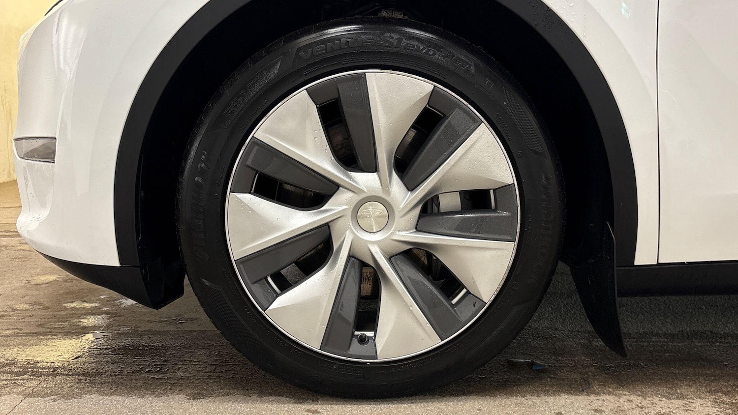 Used Tesla Model Y 2023 for sale - 77556867: Photo 6