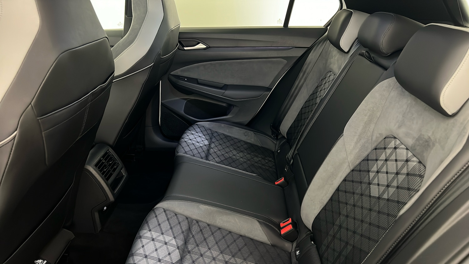 Used Volkswagen Golf 2020 for sale - 76196105: Photo 11