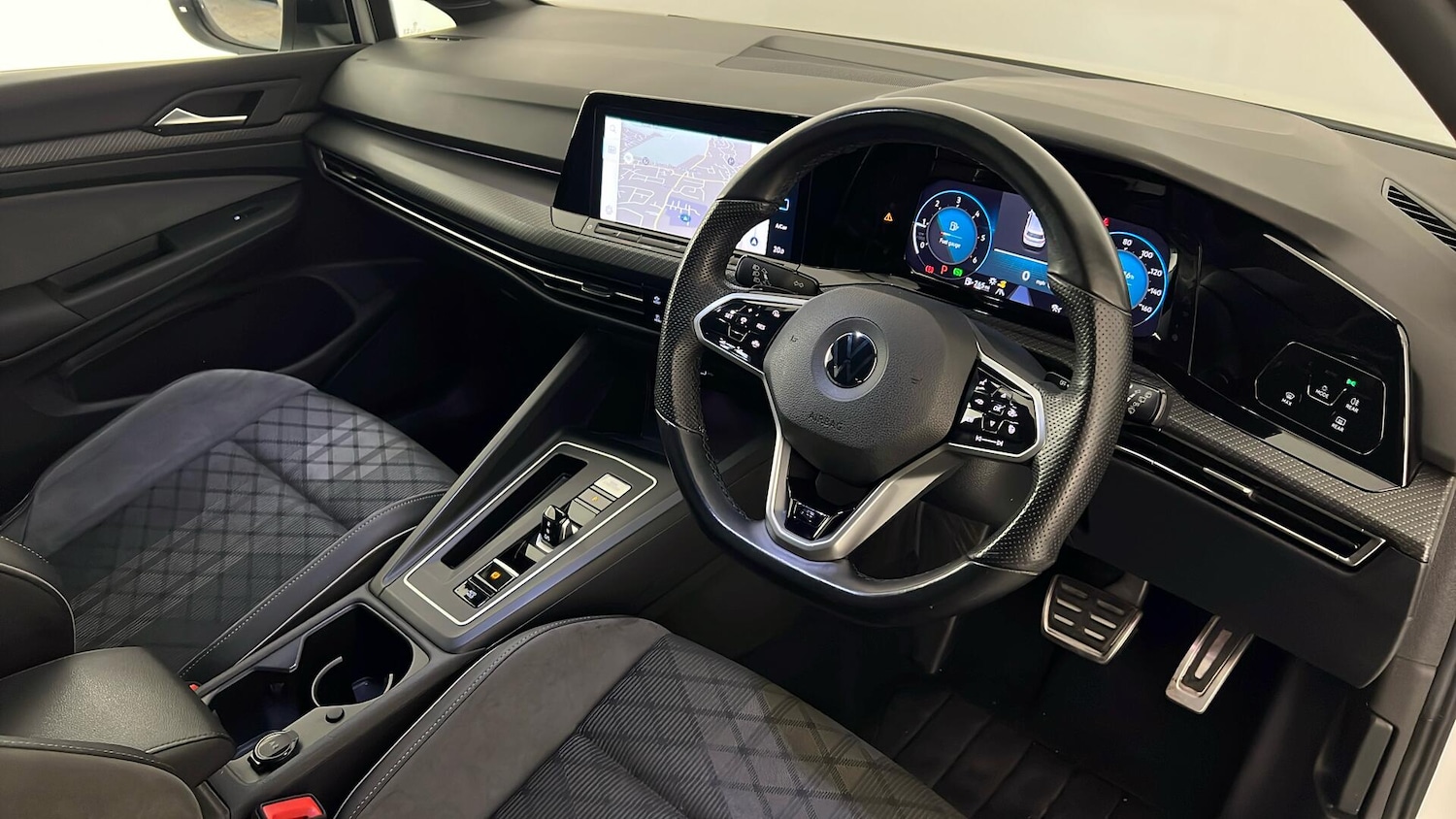 Used Volkswagen Golf 2020 for sale - 76196105: Photo 3