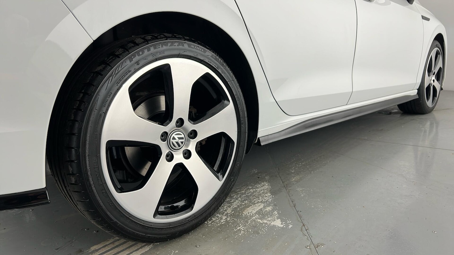 Used Volkswagen Golf 2020 for sale - 76196105: Photo 41