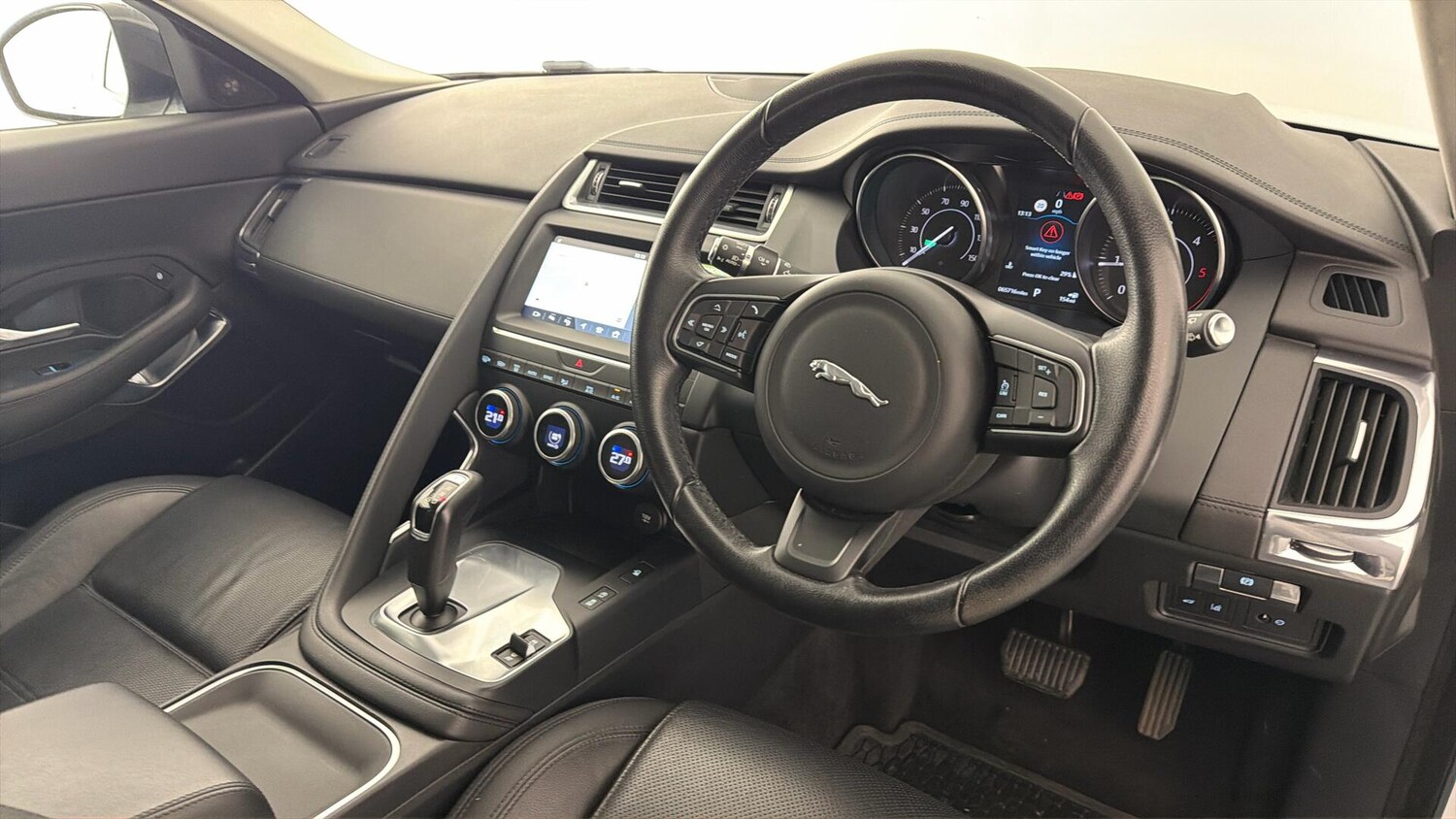 Used Jaguar E-Pace 2018 for sale - 77442570: Photo 14