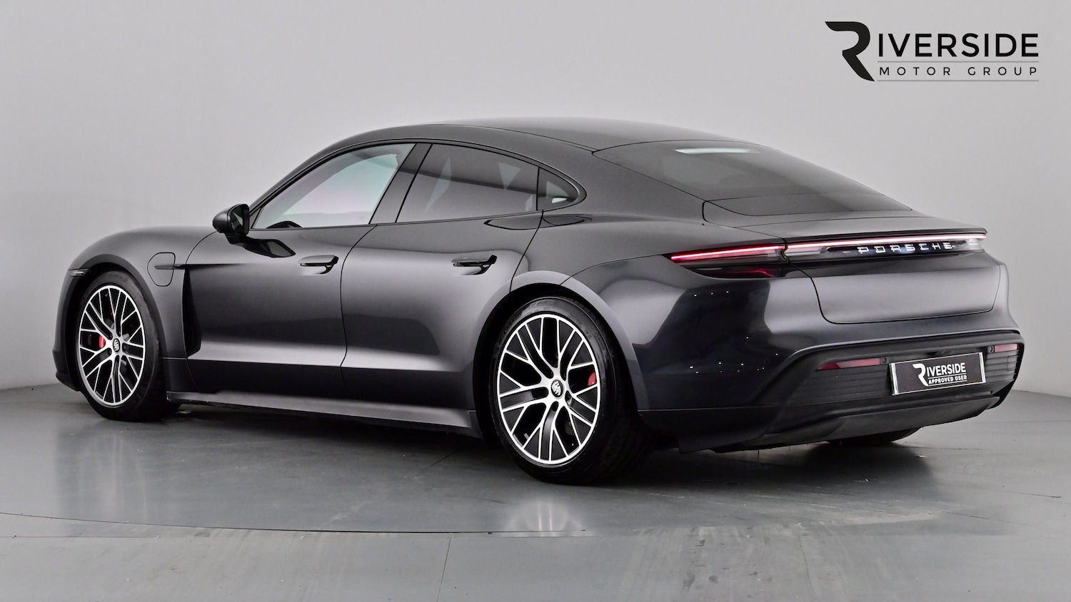 Used Porsche Taycan 2021 for sale - 76927853: Photo 2