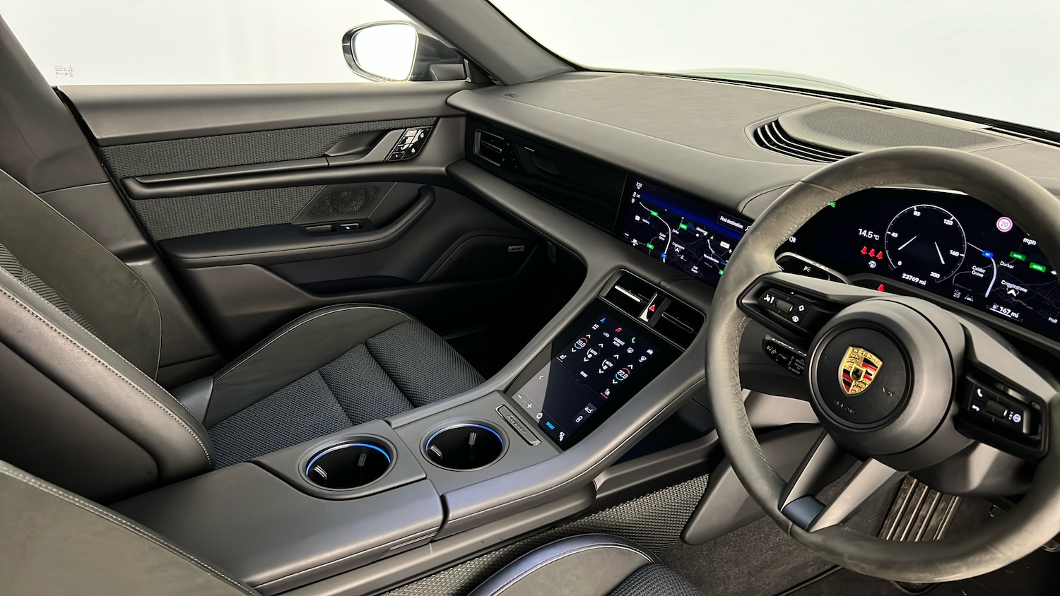 Used Porsche Taycan 2021 for sale - 76927853: Photo 33