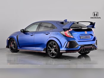 Used Honda Civic 2018 for sale - 76338737: Photo 2