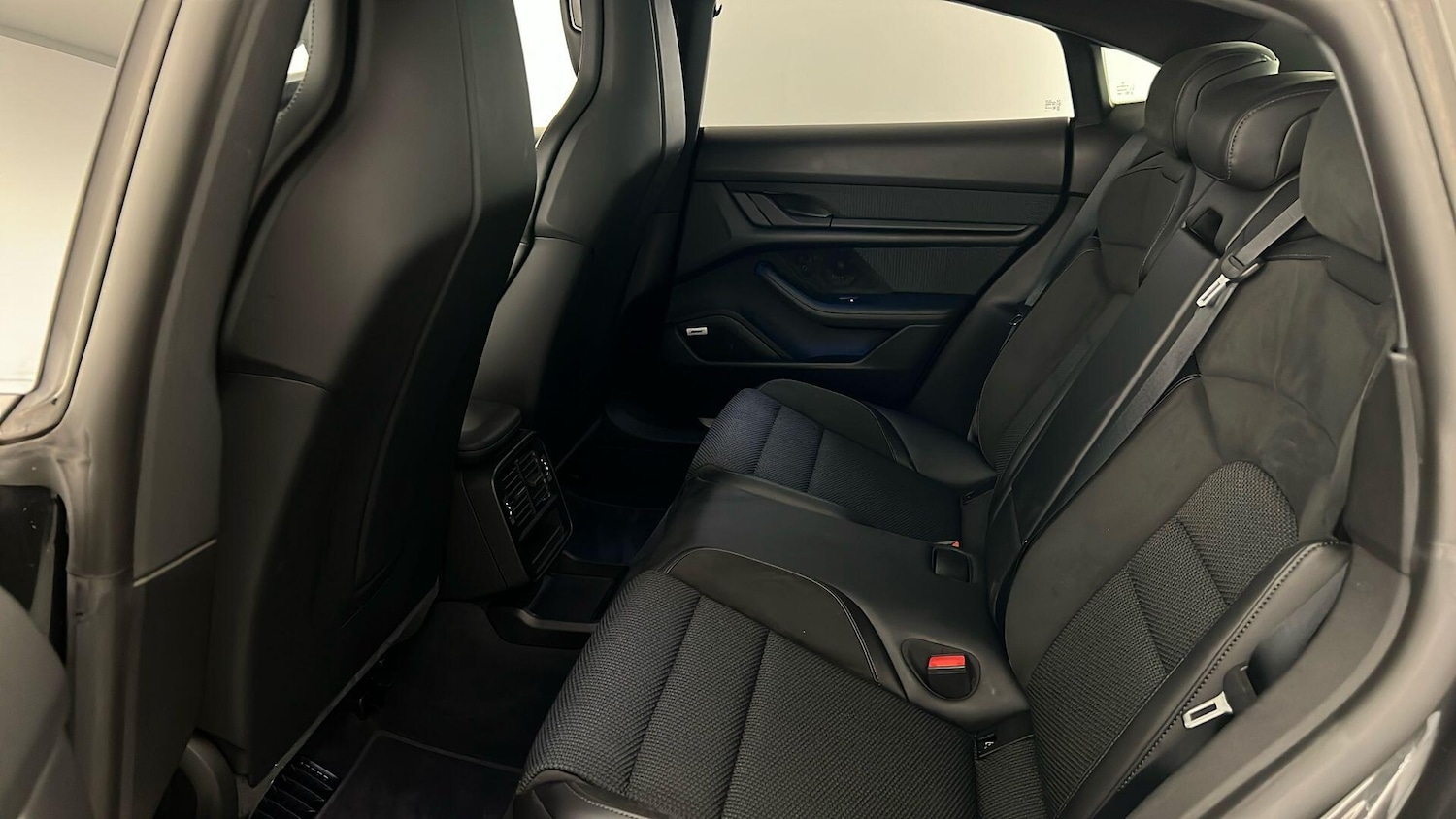 Used Porsche Taycan 2021 for sale - 77307627: Photo 17