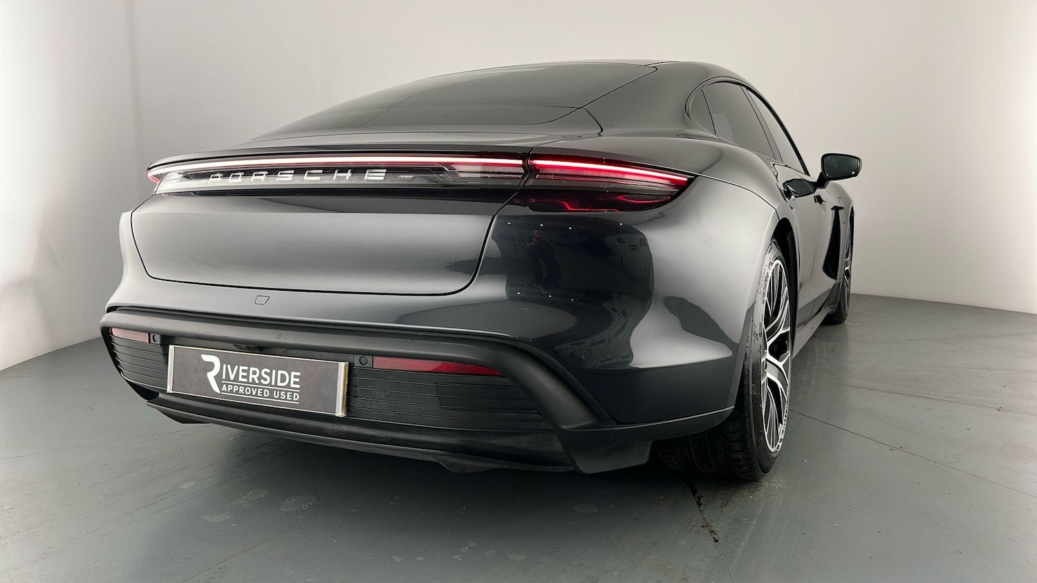 Used Porsche Taycan 2021 for sale - 77307627: Photo 19