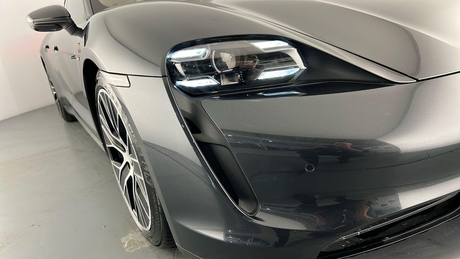 Used Porsche Taycan 2021 for sale - 77307627: Photo 21