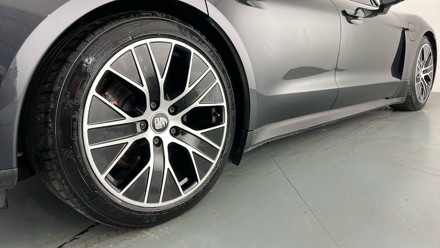 Used Porsche Taycan 2021 for sale - 77307627: Photo 26