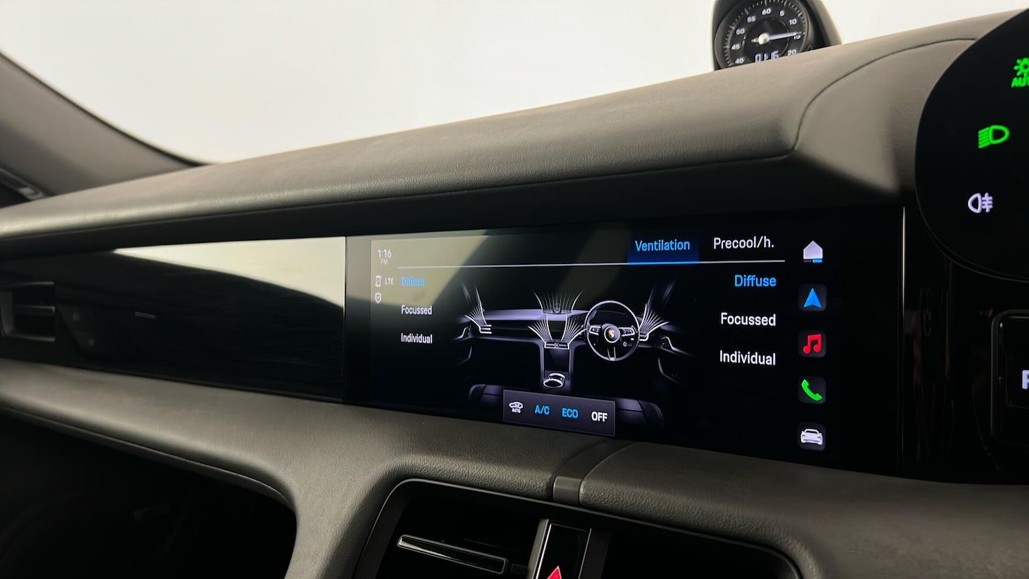 Used Porsche Taycan 2021 for sale - 77293481: Photo 29