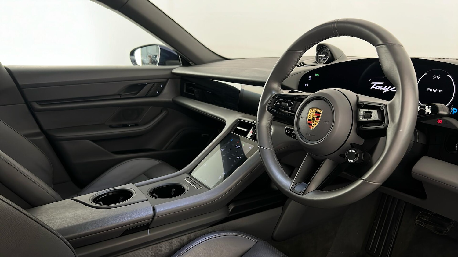 Used Porsche Taycan 2021 for sale - 77293481: Photo 3