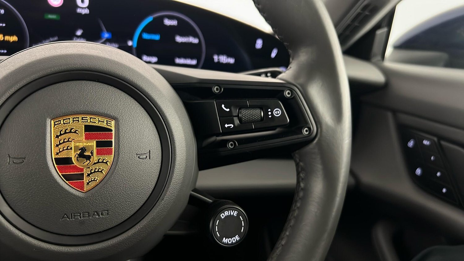 Used Porsche Taycan 2021 for sale - 77293481: Photo 41