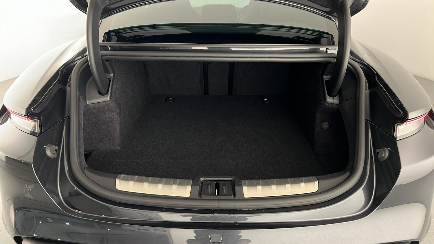 Used Porsche Taycan 2020 for sale - 76575065: Photo 17