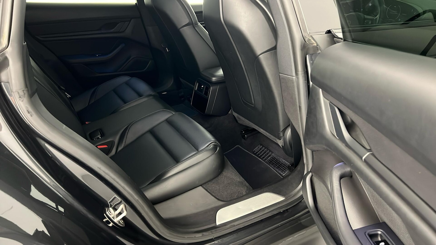 Used Porsche Taycan 2020 for sale - 76575065: Photo 19