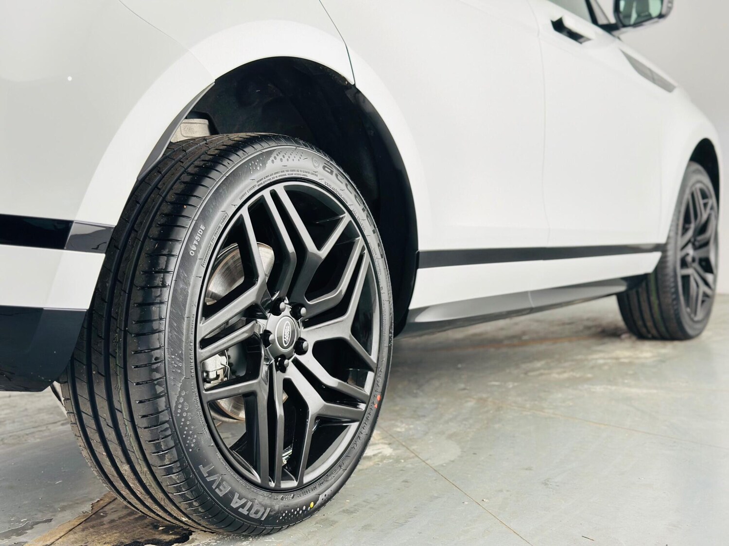 Used Land Rover Range Rover Evoque 2023 for sale - 77927329: Photo 29