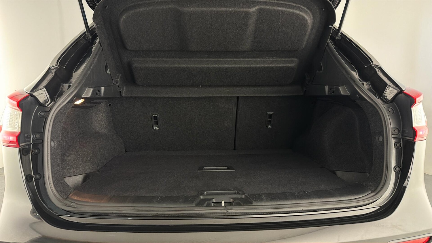 Used Nissan Qashqai 2017 for sale - 77665026: Photo 12