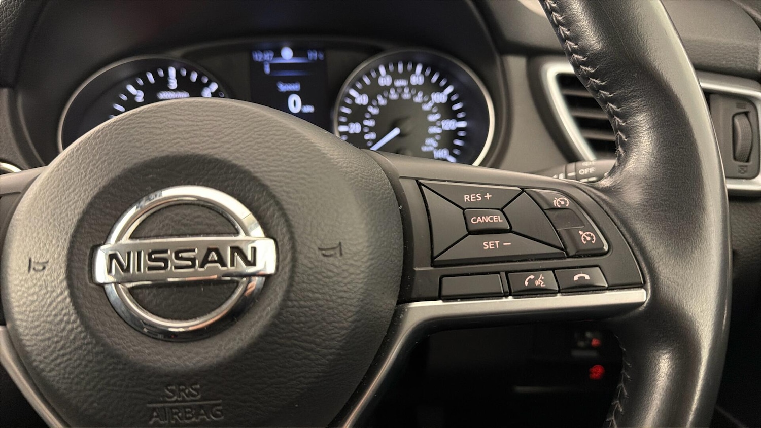 Used Nissan Qashqai 2017 for sale - 77665026: Photo 18