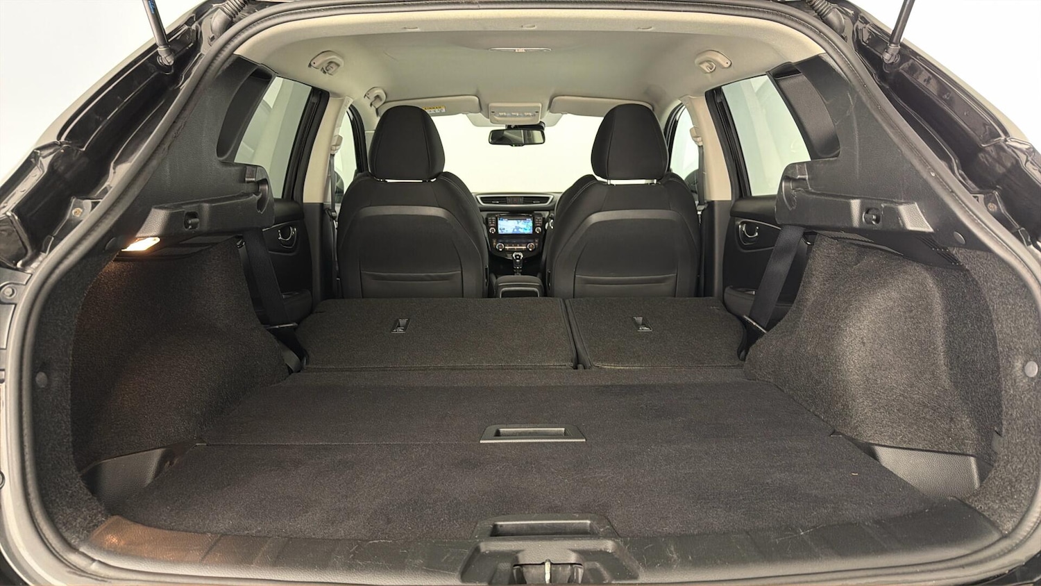 Used Nissan Qashqai 2017 for sale - 77665026: Photo 28