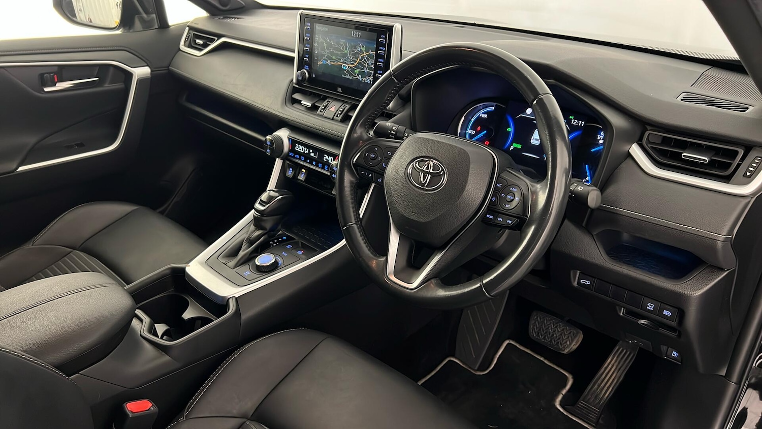 Used Toyota RAV4 2021 for sale - 76640211: Photo 14