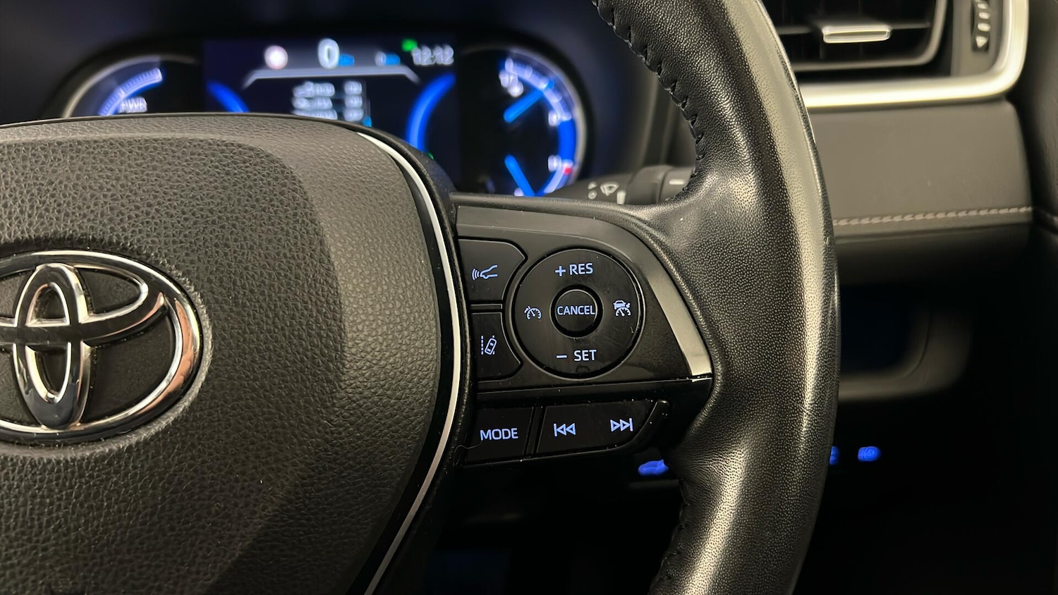 Used Toyota RAV4 2021 for sale - 76640211: Photo 18