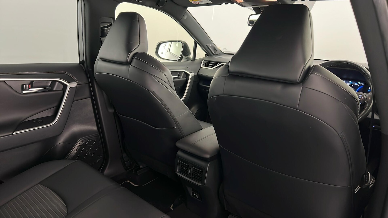 Used Toyota RAV4 2021 for sale - 76640211: Photo 30