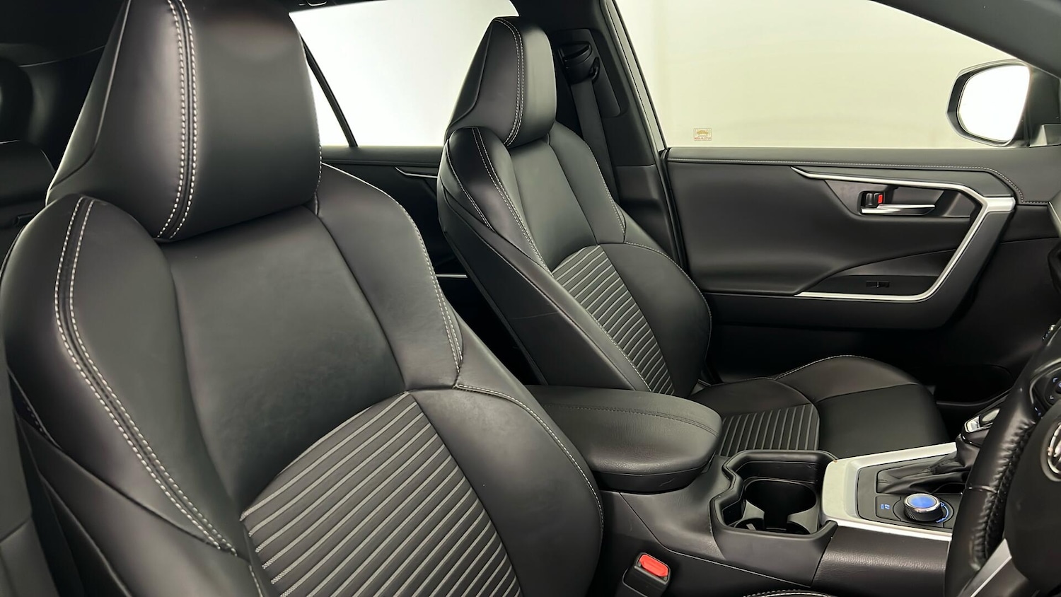 Used Toyota RAV4 2021 for sale - 76640211: Photo 33