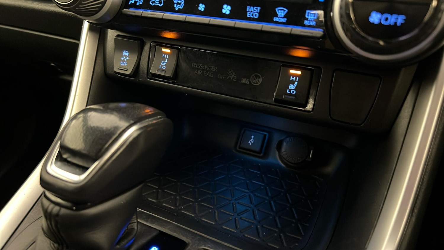 Used Toyota RAV4 2021 for sale - 76640211: Photo 43