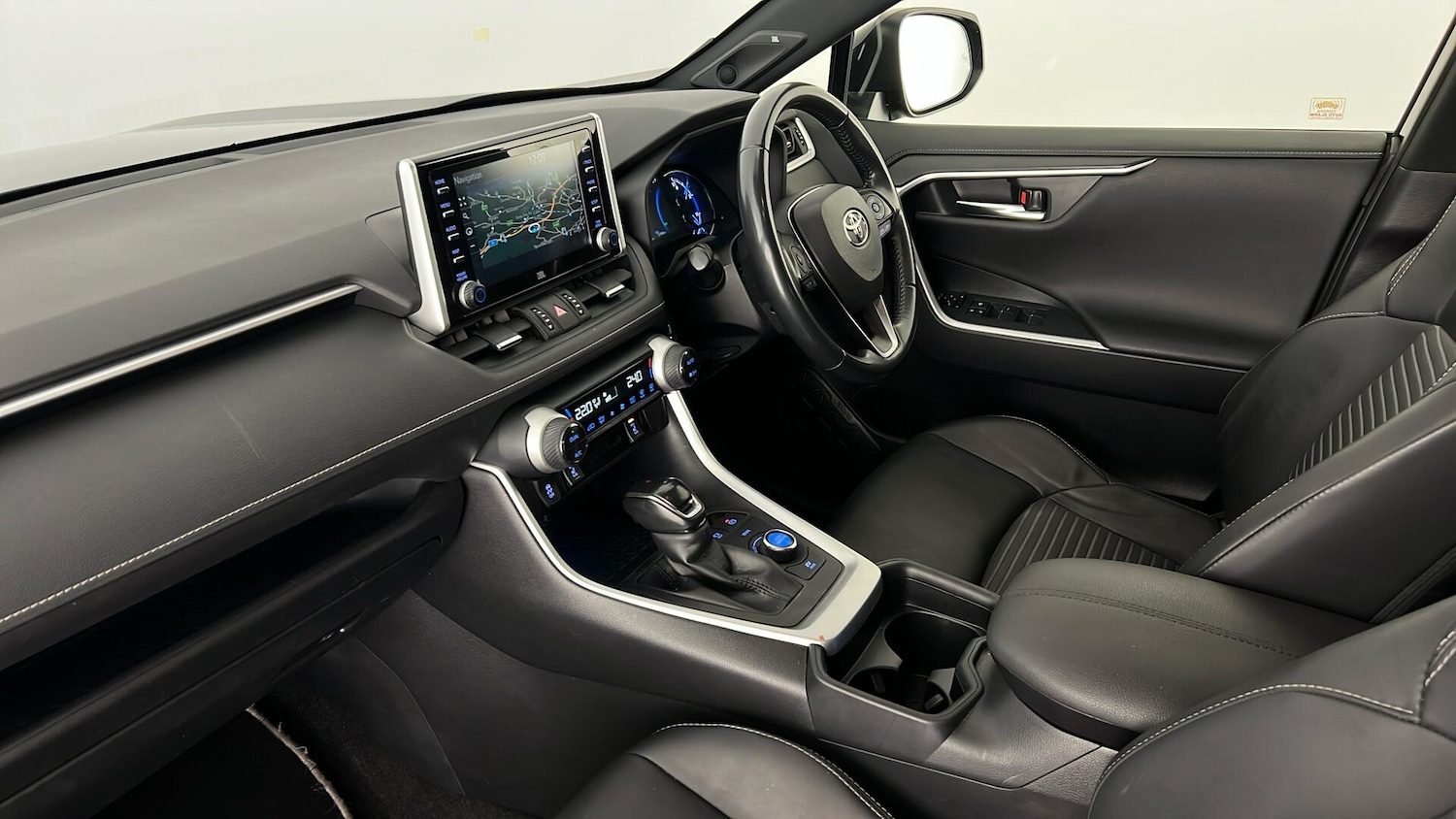 Used Toyota RAV4 2021 for sale - 76640211: Photo 8