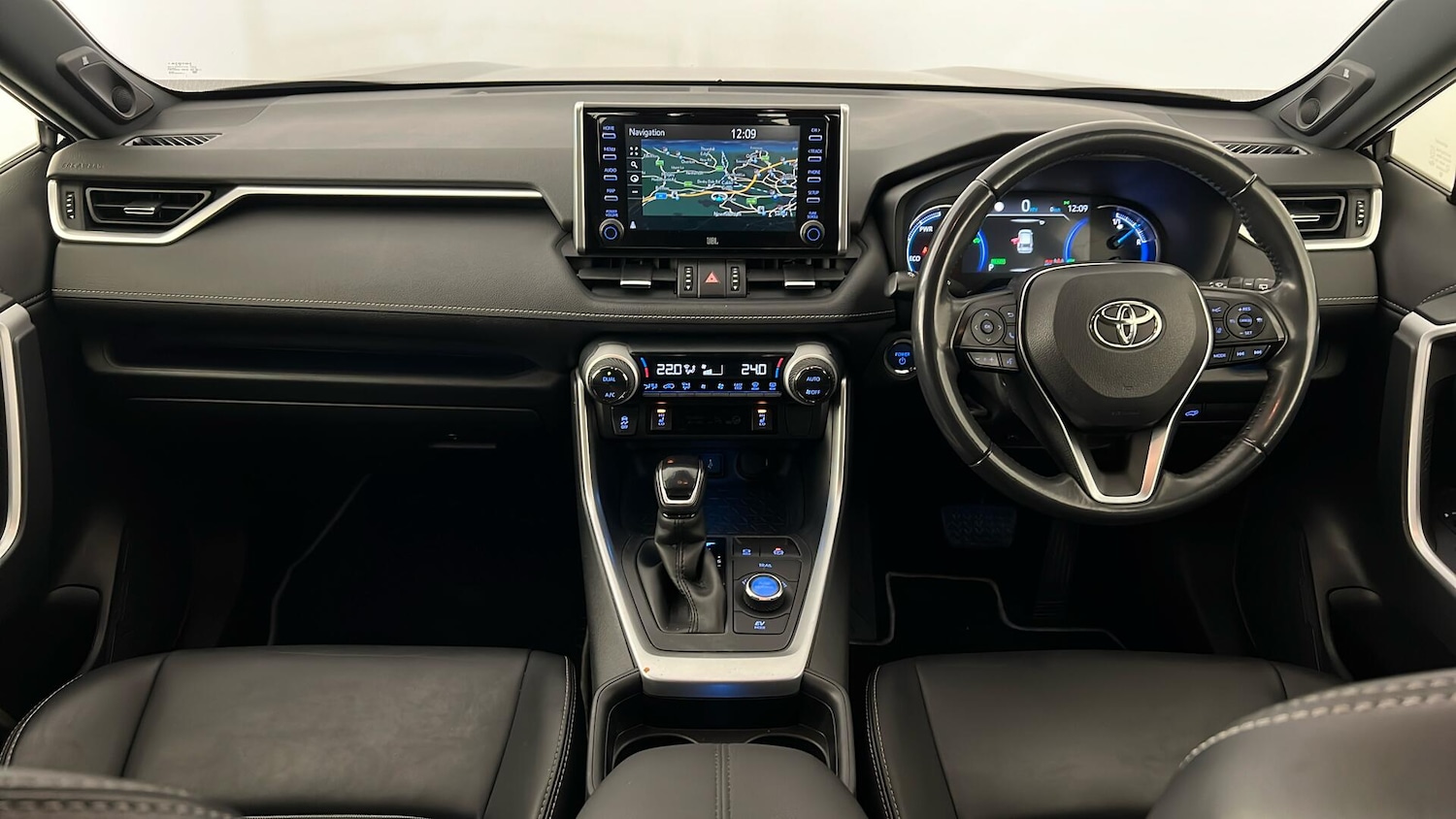 Used Toyota RAV4 2021 for sale - 76640211: Photo 9