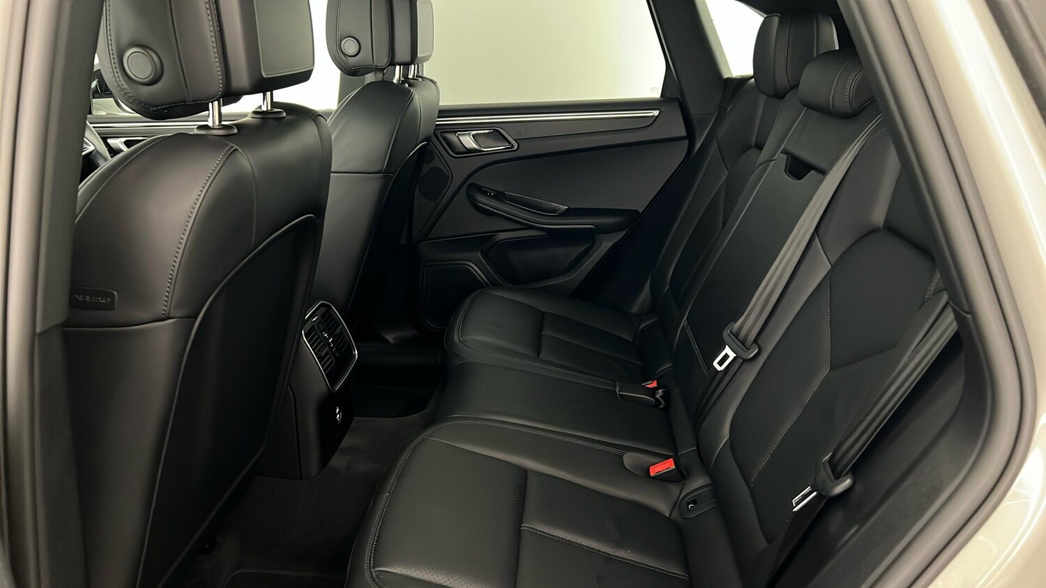 Used Porsche Macan 2022 for sale - 76788143: Photo 22