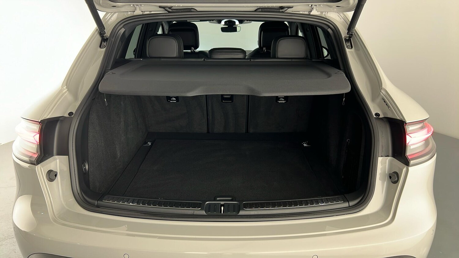 Used Porsche Macan 2022 for sale - 76788143: Photo 24