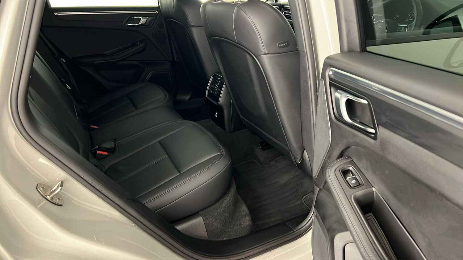 Used Porsche Macan 2022 for sale - 76788143: Photo 25