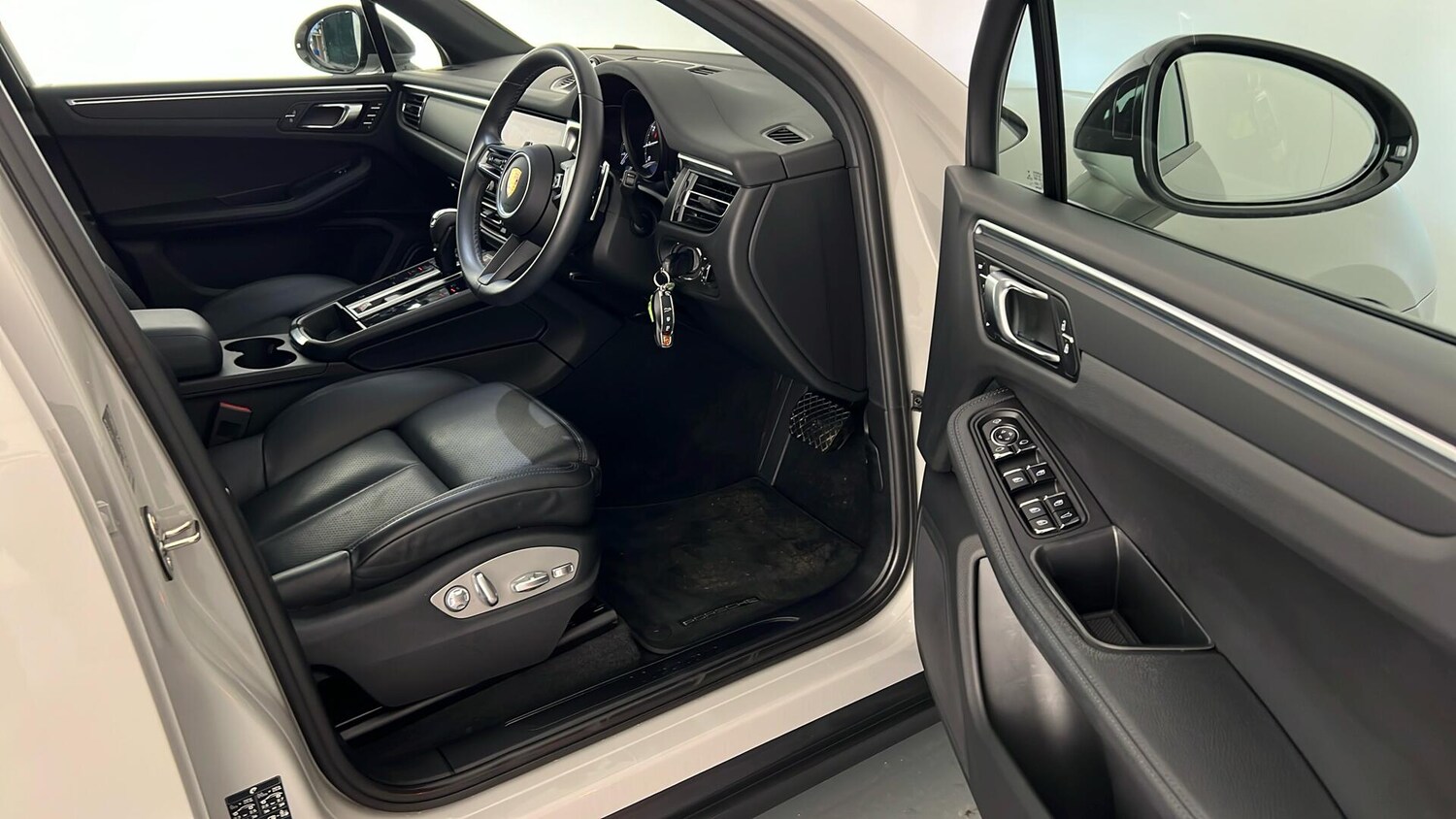 Used Porsche Macan 2022 for sale - 76788143: Photo 26