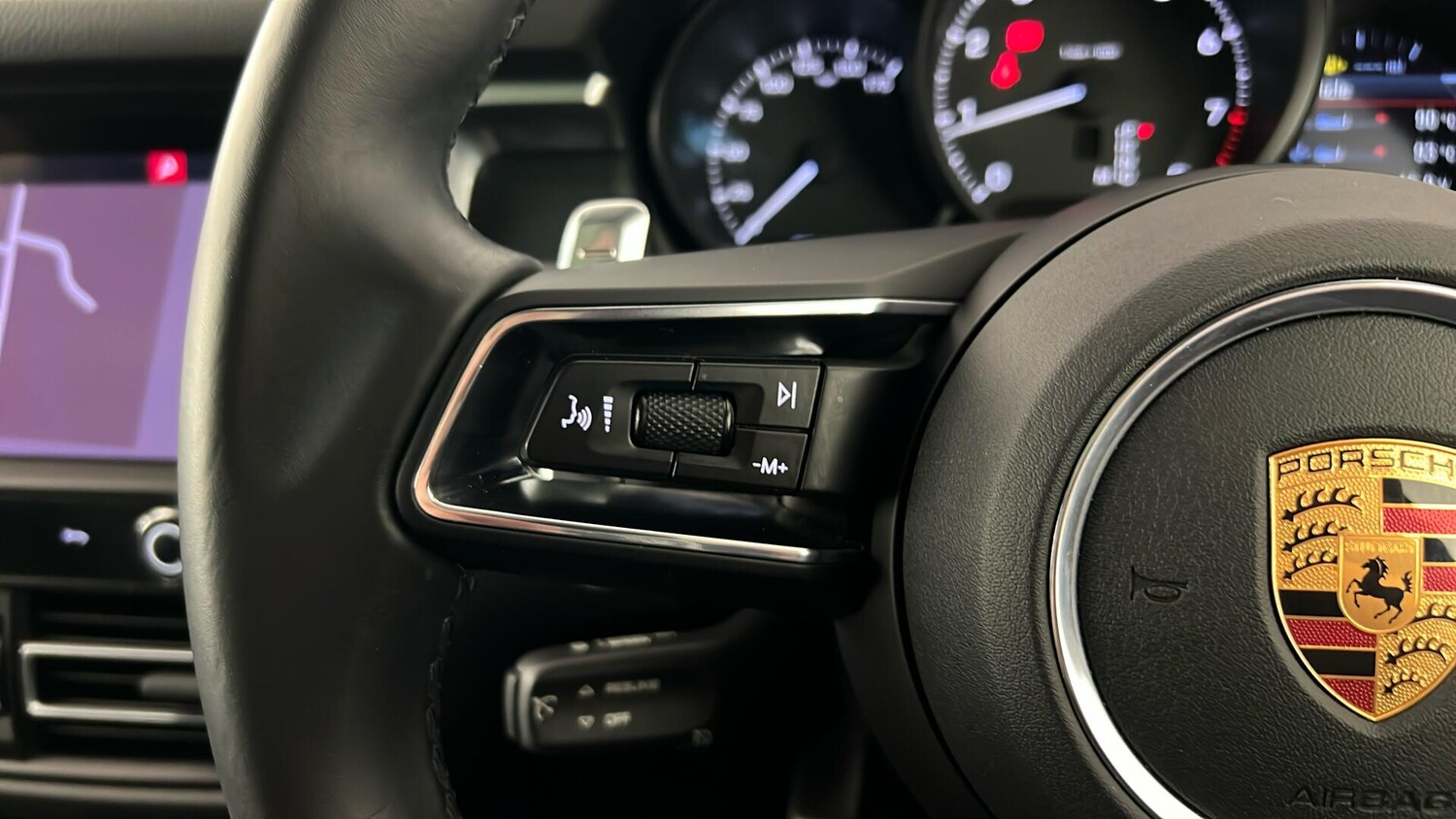 Used Porsche Macan 2022 for sale - 76788143: Photo 34