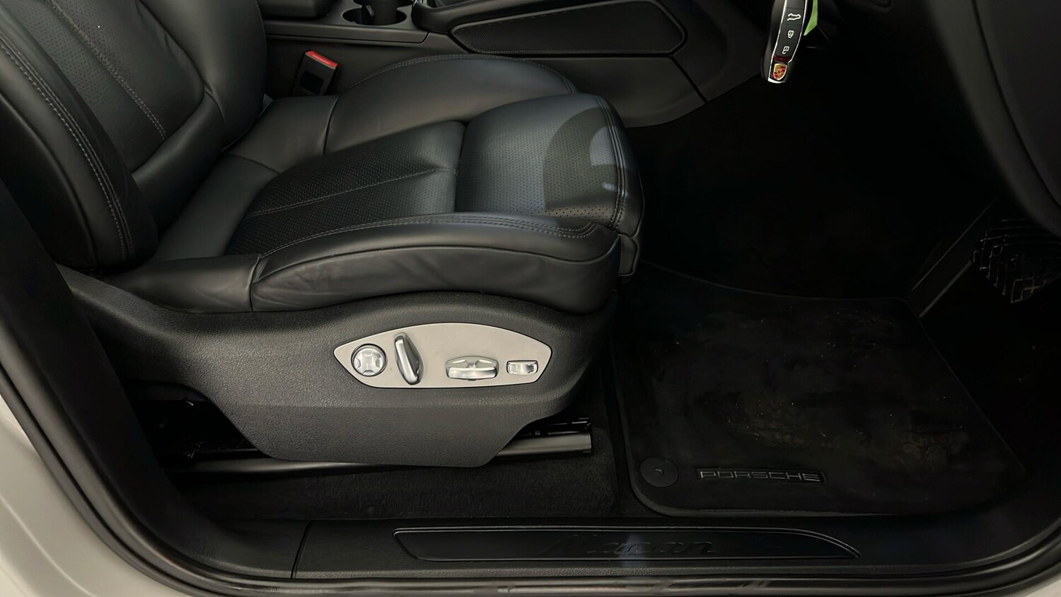 Used Porsche Macan 2022 for sale - 76788143: Photo 45