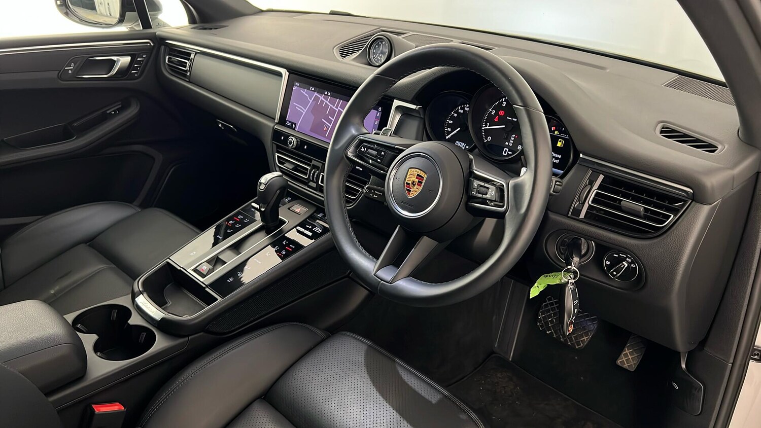 Used Porsche Macan 2022 for sale - 76788143: Photo 6