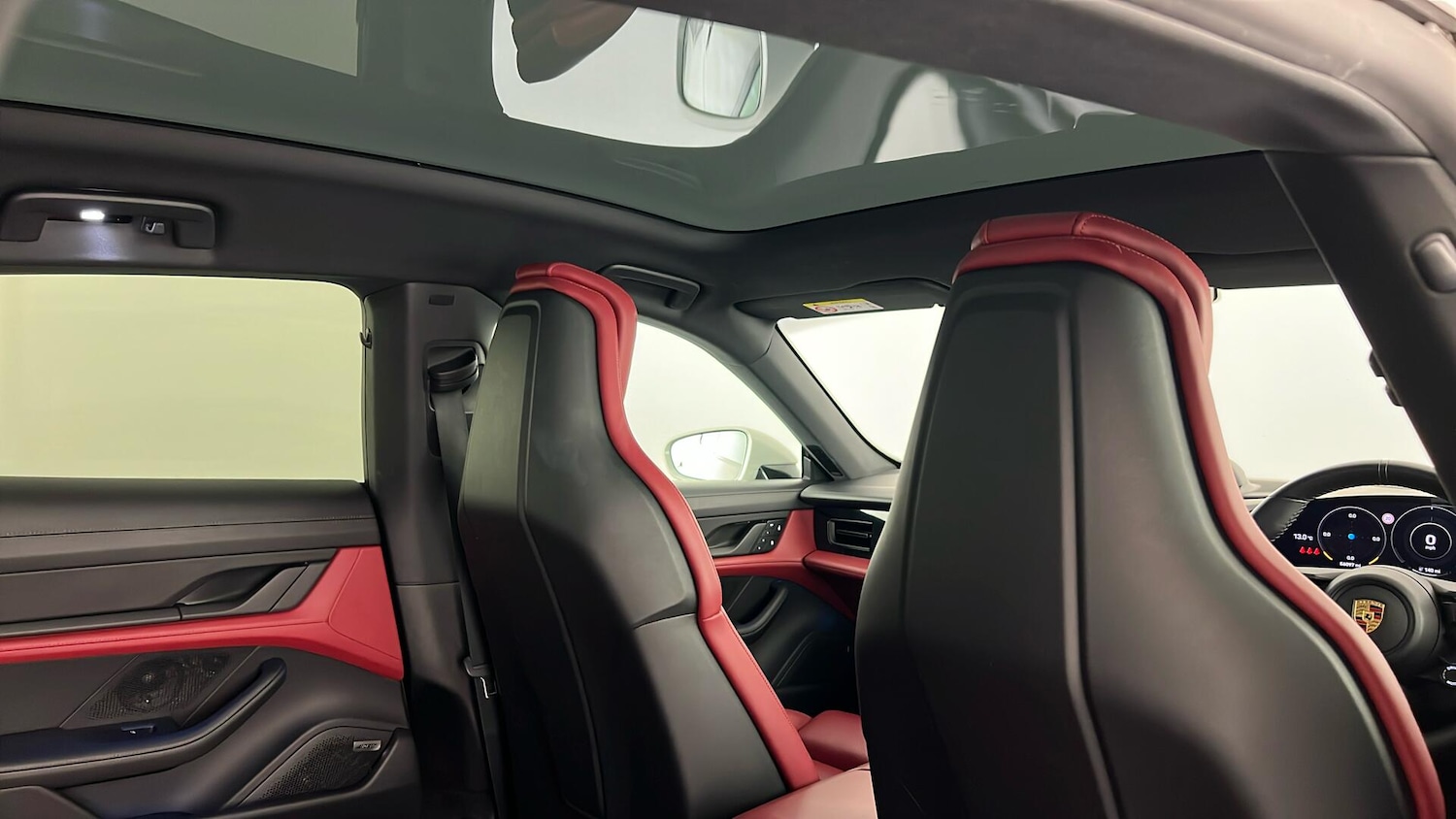 Used Porsche Taycan 2022 for sale - 76563767: Photo 11