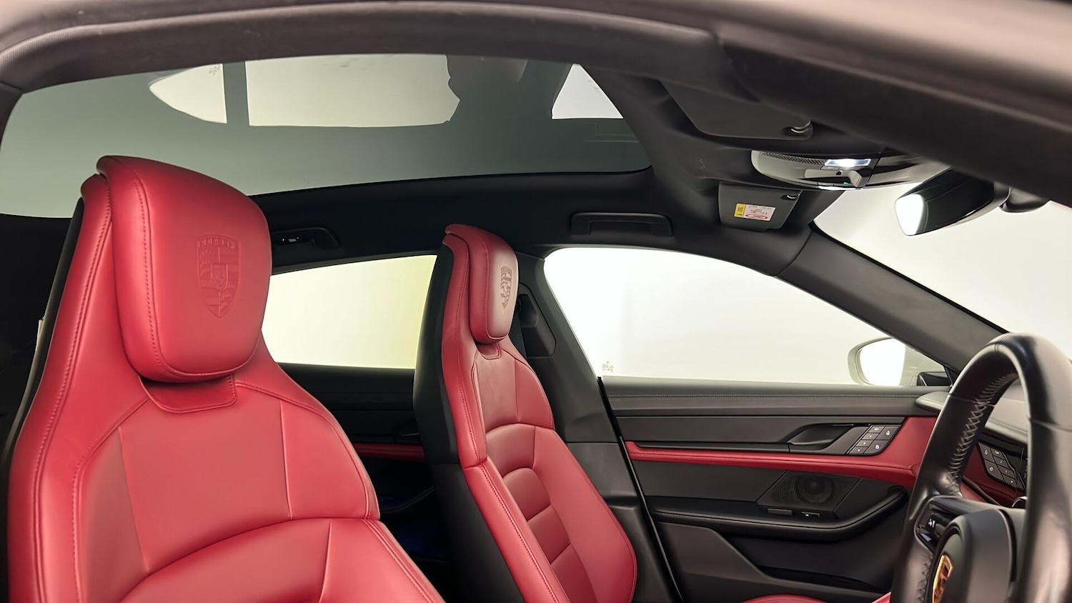 Used Porsche Taycan 2022 for sale - 76563767: Photo 15