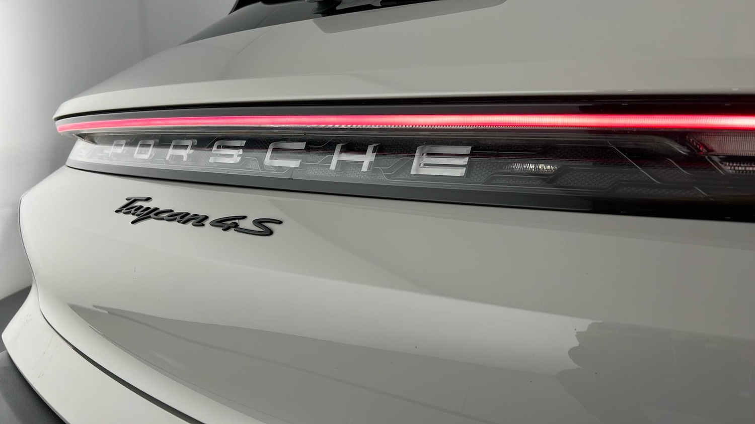 Used Porsche Taycan 2022 for sale - 76563767: Photo 16