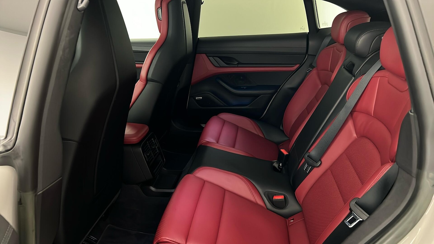 Used Porsche Taycan 2022 for sale - 76563767: Photo 17